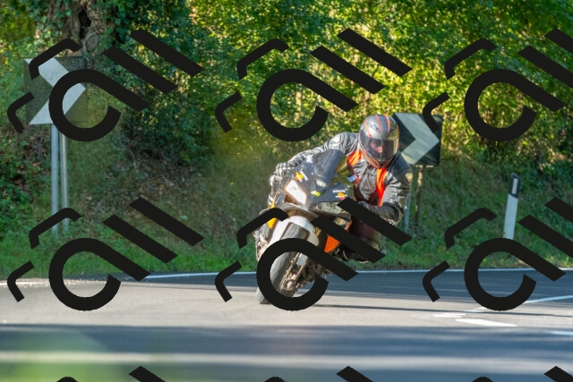 20250928095841_-R027867_r2