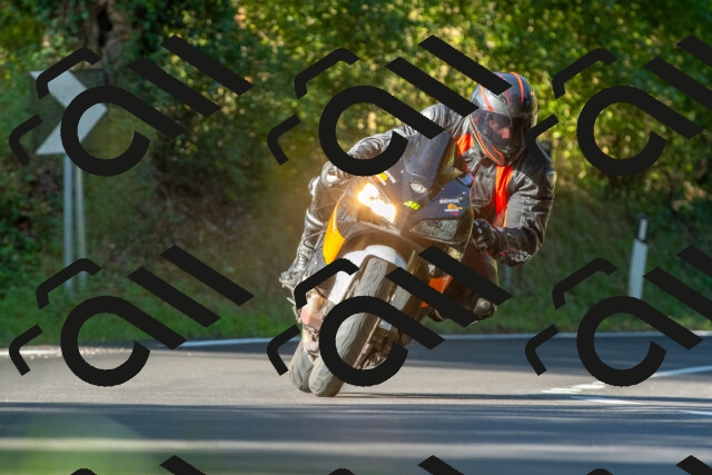 20250928095841_-R027869_r2