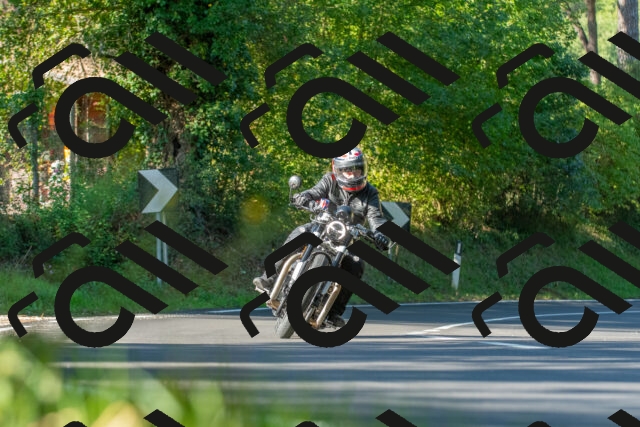 20250928100328_-R027896_r2