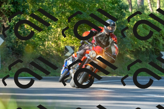 20250928100428_-R027904_r2