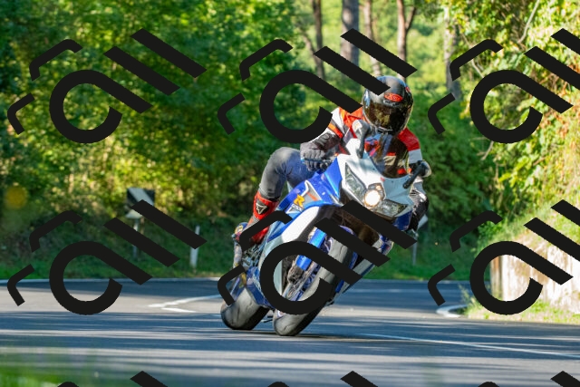 20250928100429_-R027907_r2