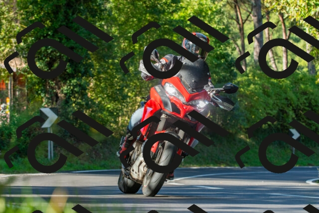 20250928100452_-R027911_r2