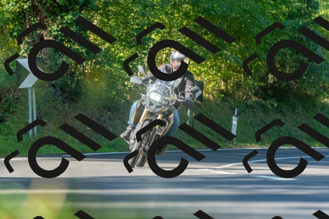 20250928100456_-R027913_r2