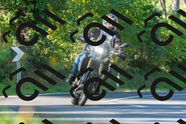 20250928100457_-R027916_r2