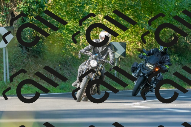 20250928100459_-R027917_r2