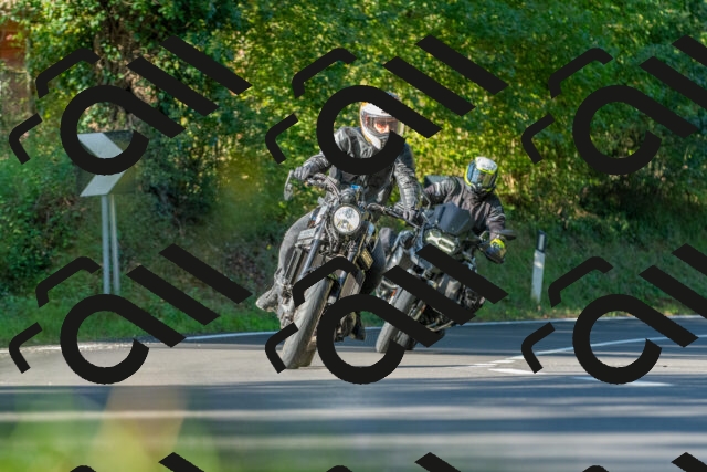 20250928100459_-R027919_r2