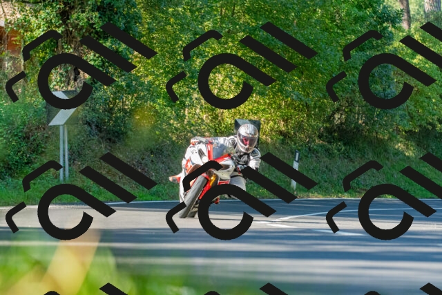 20250928100606_-R027927_r2