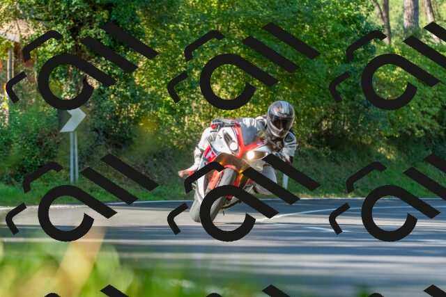 20250928100606_-R027929_r2