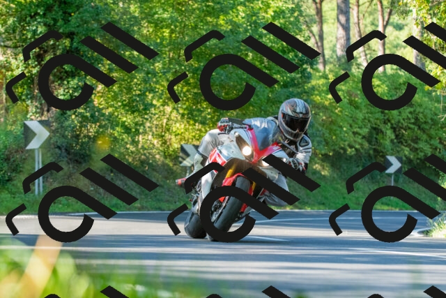 20250928100606_-R027930_r2