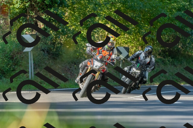 20250928100619_-R027933_r2