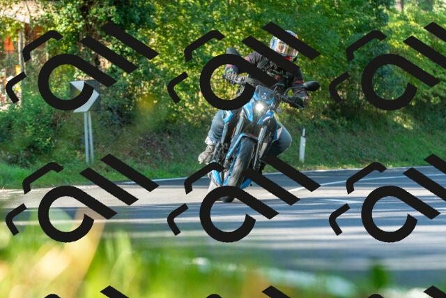 20250928100650_-R027964_r2