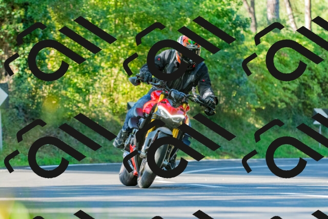 20250928100723_-R027975_r2