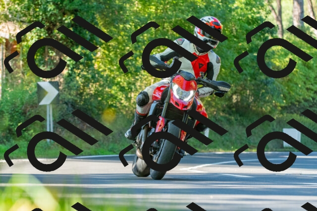 20250928100824_-R027979_r2