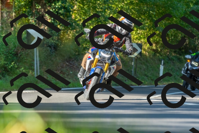 20250928100826_-R027981_r2