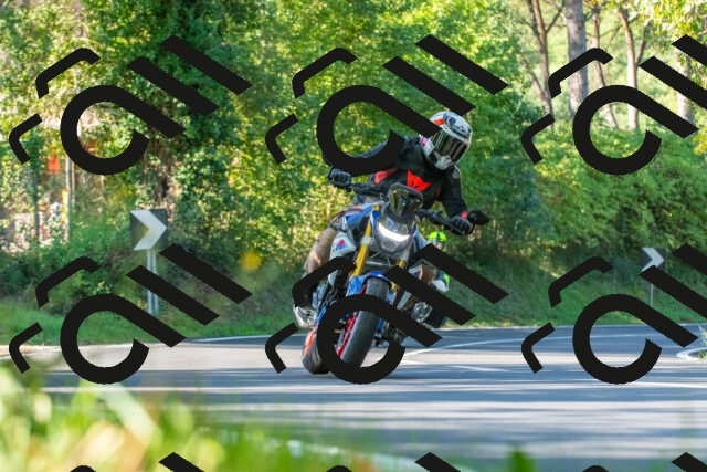 20250928100827_-R027983_r2