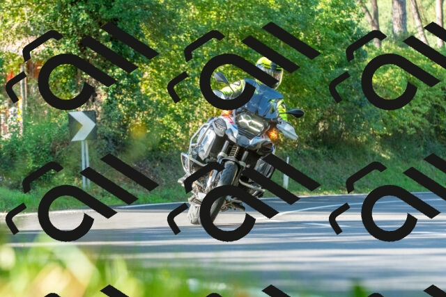 20250928100828_-R027986_r2