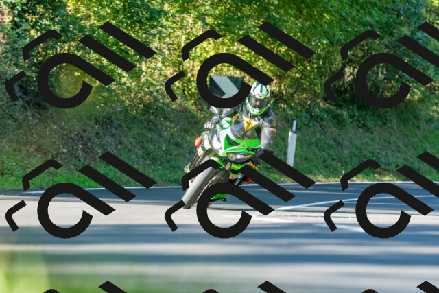 20250928100922_-R027994_r2