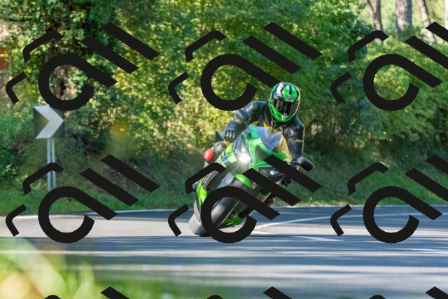 20250928100922_-R027997_r2