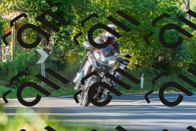 20250928100927_-R028002_r2