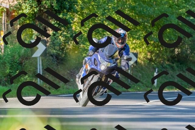 20250928100927_-R028003_r2