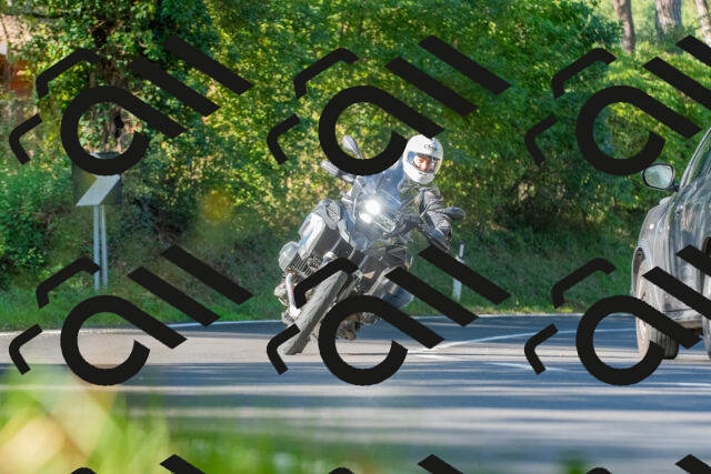 20250928101014_-R028023_r2