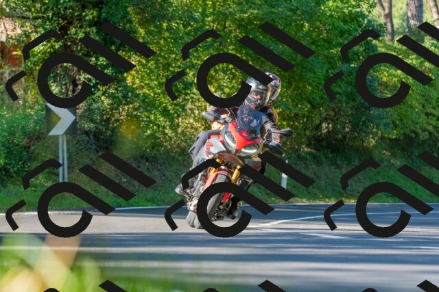 20250928101101_-R028034_r2