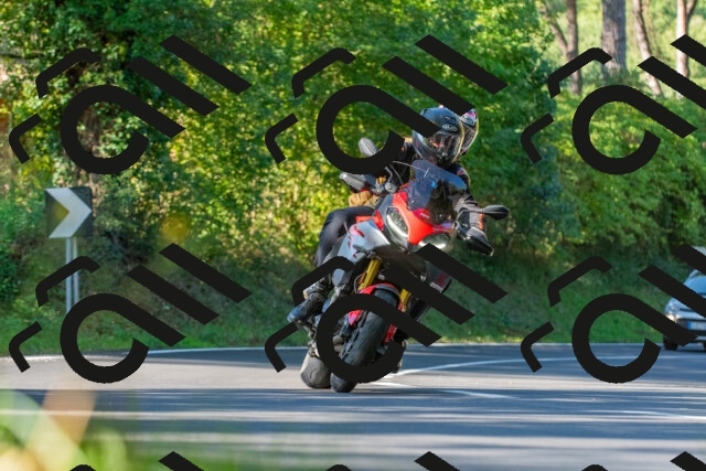 20250928101101_-R028035_r2