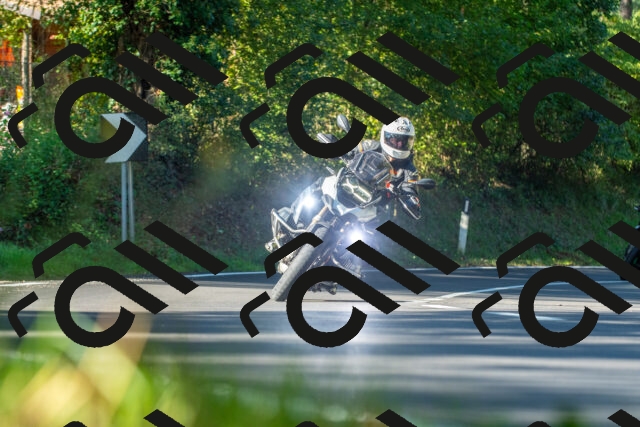 20250928101133_-R028044_r2