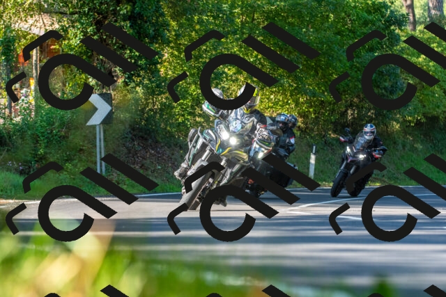 20250928101135_-R028050_r2