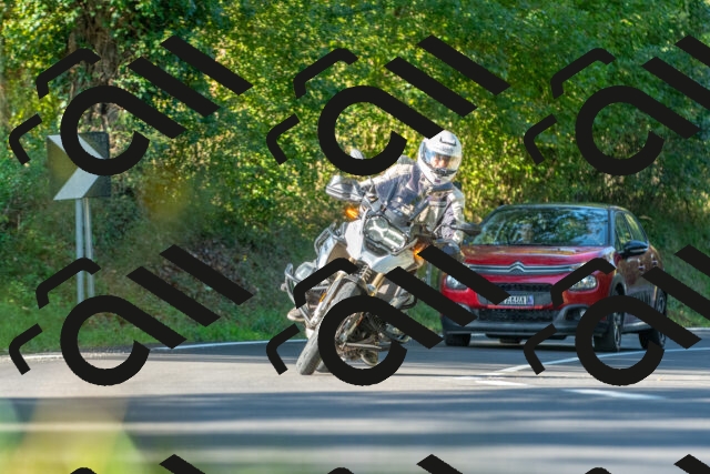 20250928101224_-R028069_r2