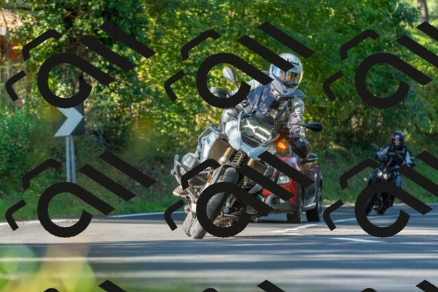 20250928101225_-R028071_r2