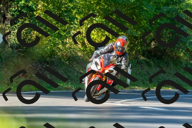 20250928101500_-R028091_r2