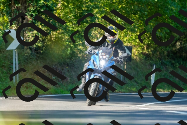 20250928101717_-R028120_r2