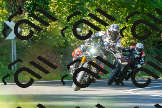 20250928102053_-R028135_r2