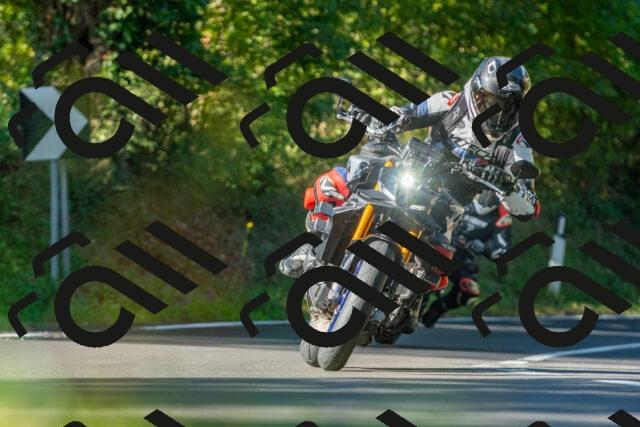 20250928102054_-R028136_r2