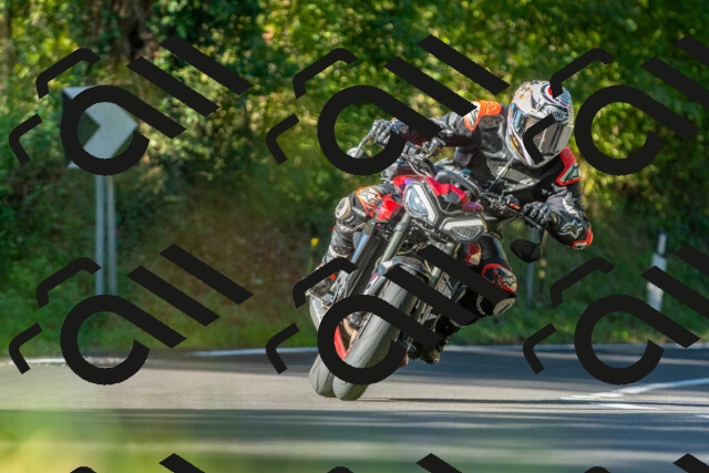 20250928102054_-R028138_r2