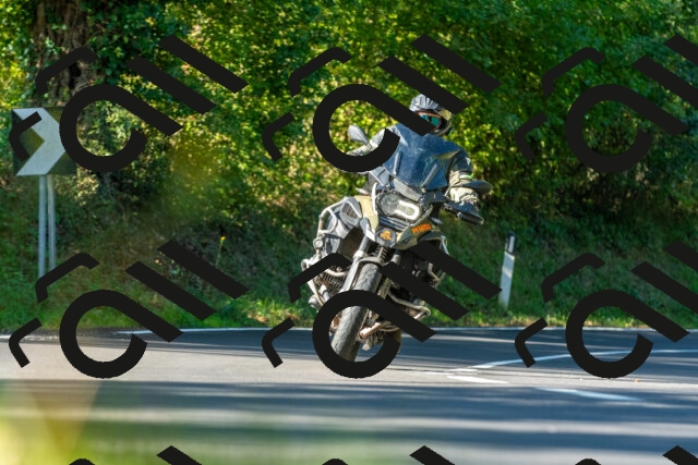 20250928102603_-R028152_r2