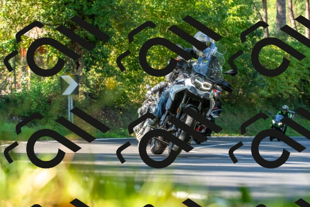 20250928102656_-R028183_r2