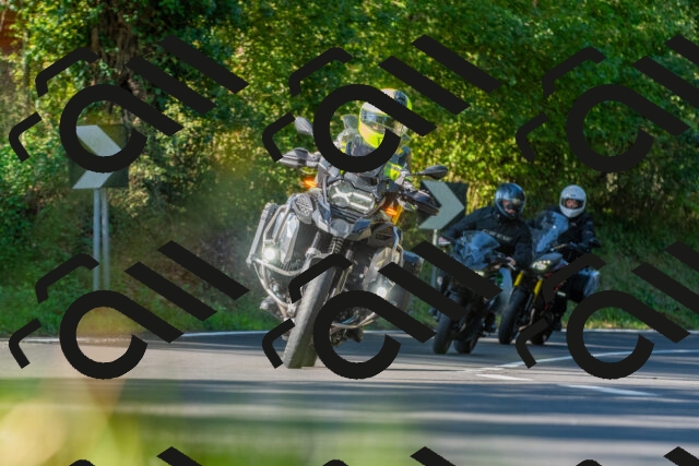 20250928102712_-R028203_r2