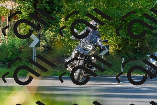 20250928102717_-R028214_r2