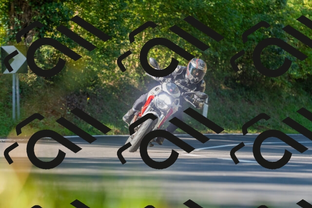 20250928102748_-R028220_r2