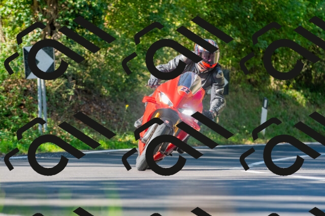 20250928110122_-R028549_r2