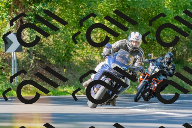 20250928110252_-R028560_r2