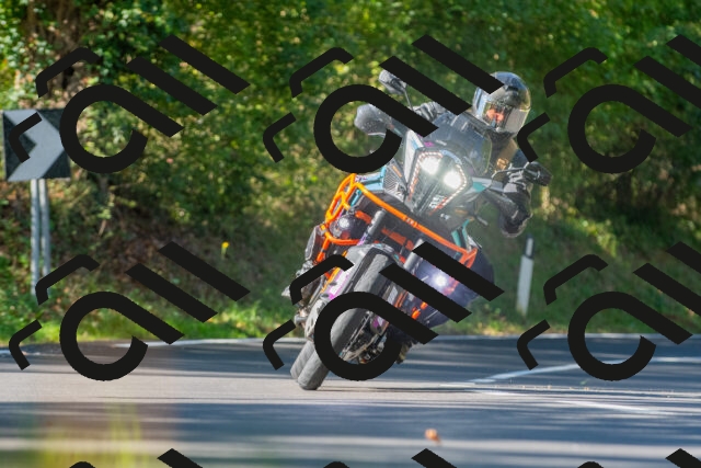 20250928110253_-R028563_r2