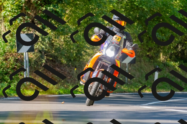 20250928110324_-R028571_r2