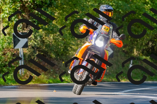 20250928110324_-R028572_r2