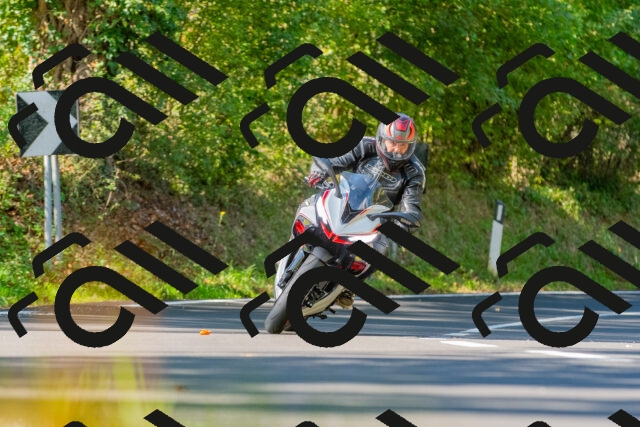 20250928110325_-R028573_r2