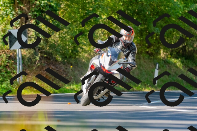 20250928110326_-R028574_r2