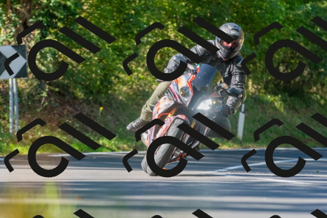 20250928110327_-R028577_r2