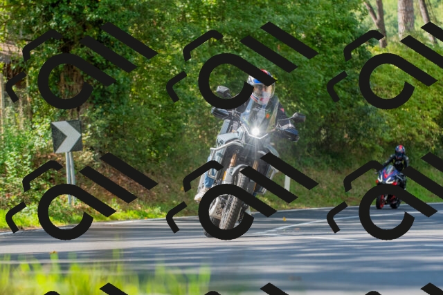 20250928120959_-R028952_r2